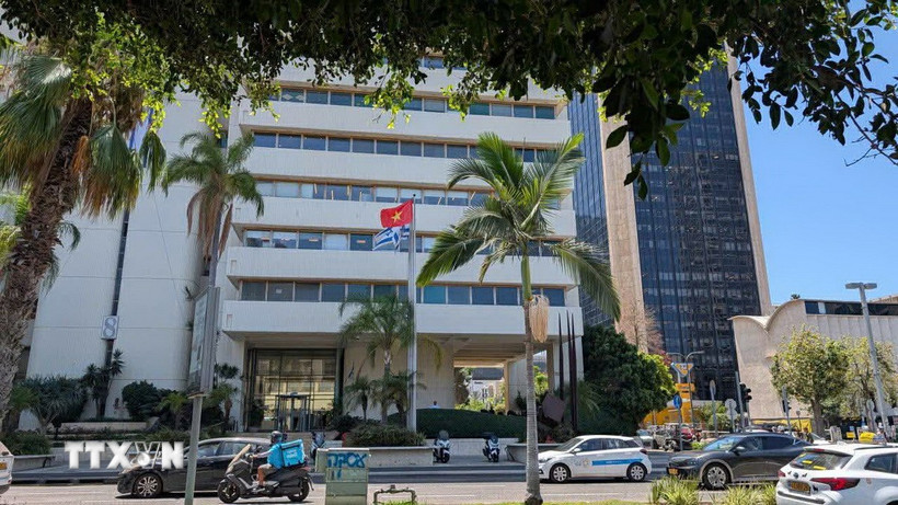 Xung đột tại Trung Đông: Đại sứ quán Việt Nam tại Israel khuyến cáo cộng đồng cảnh giác trước nguy cơ tấn công bằng tên lửa